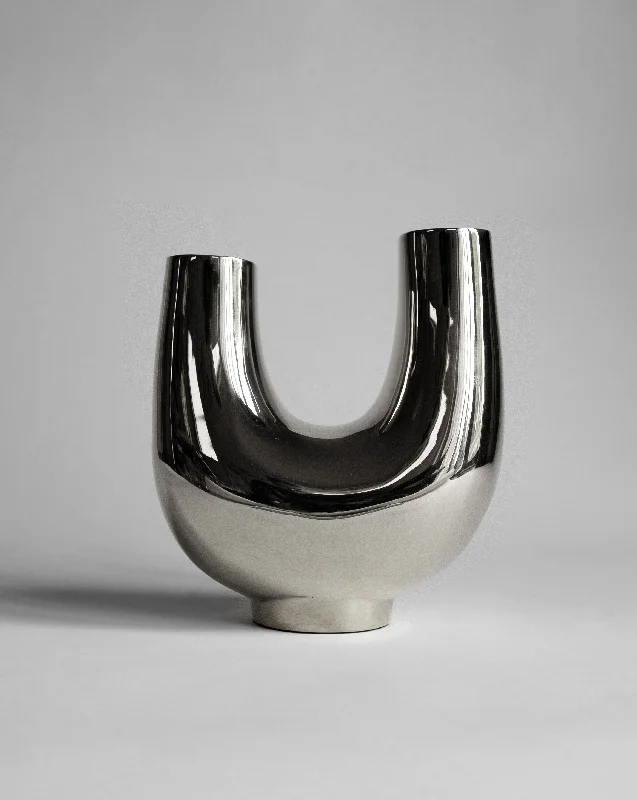 Kazumi Vase - Titanium