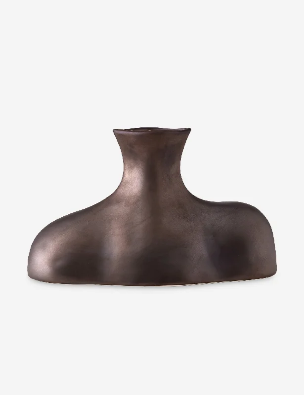 Tilbury Vase by Arteriors