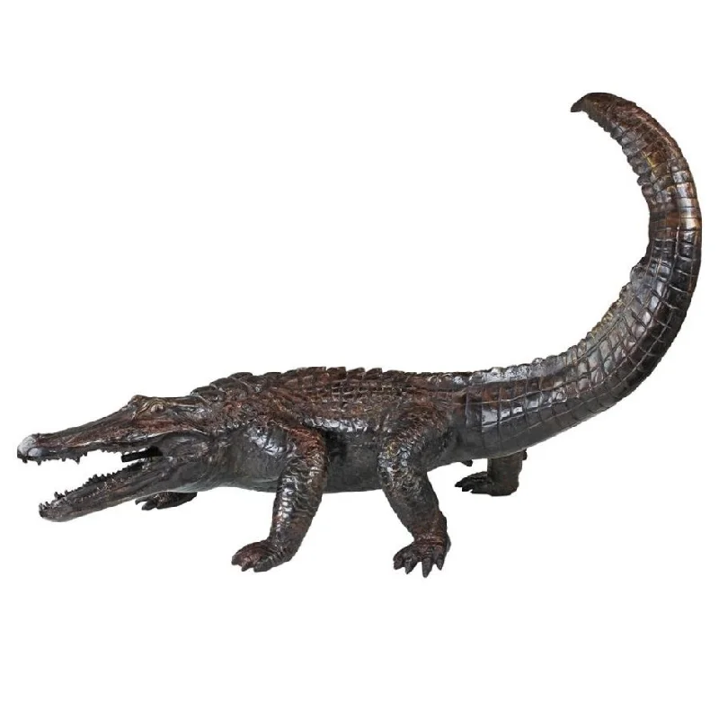 Design Toscano Gator on the Prowl: Spitting Bronze Alligator Garden Statue